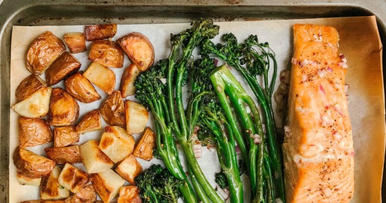 Recipe Review – Sheet Pan Salmon with Potatoes and Broccolini