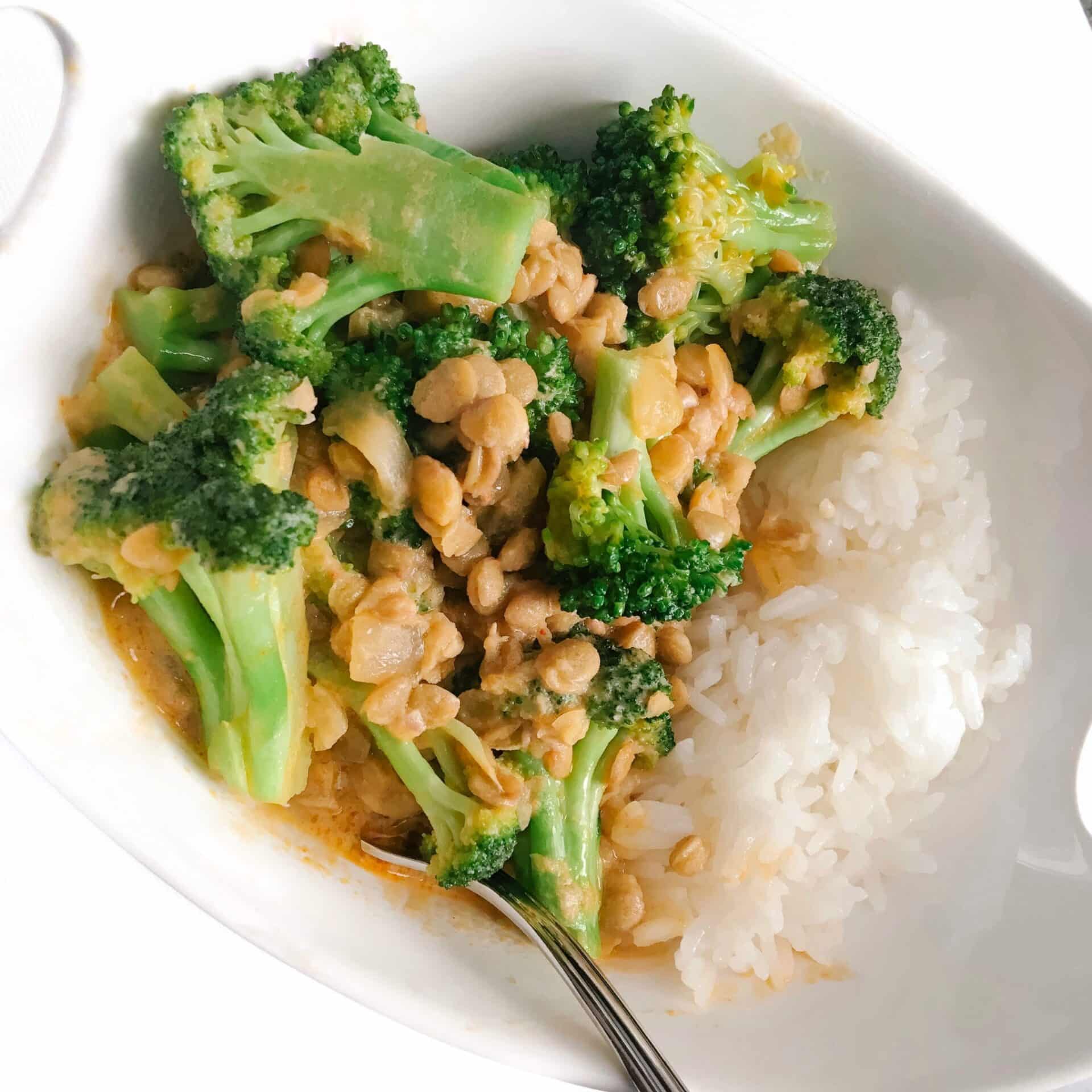 Lentil Broccoli Curry with Coconut Milk