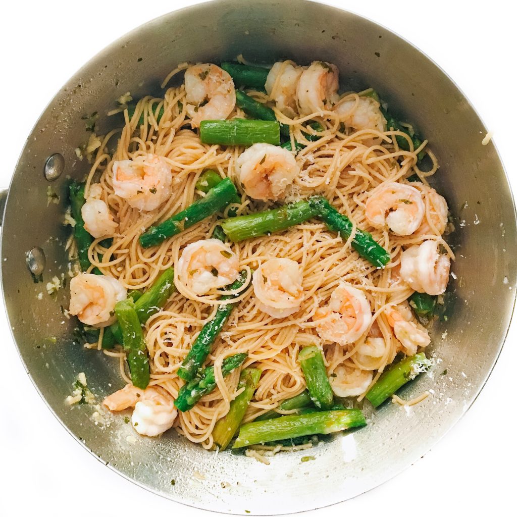 healthy weeknight pasta recipes - shrimp scampi pasta with asparagus