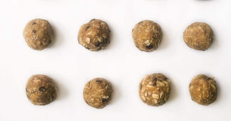 No-Bake Chickpea Cookie Dough Energy Bites