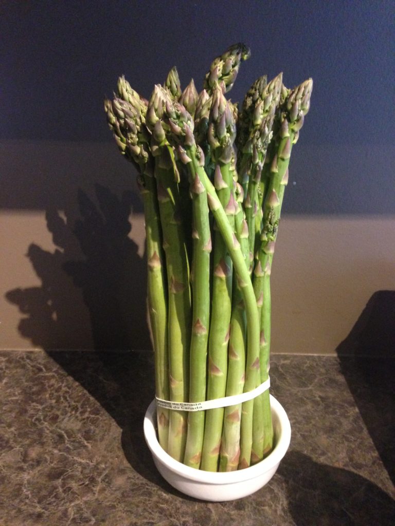 asparagus standing in water