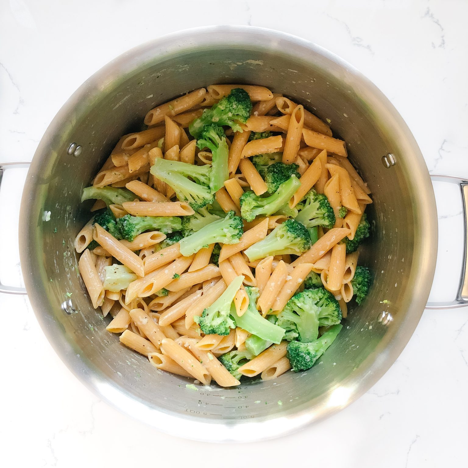 Easy OnePot Frozen Broccoli Pasta (6 ingredients)