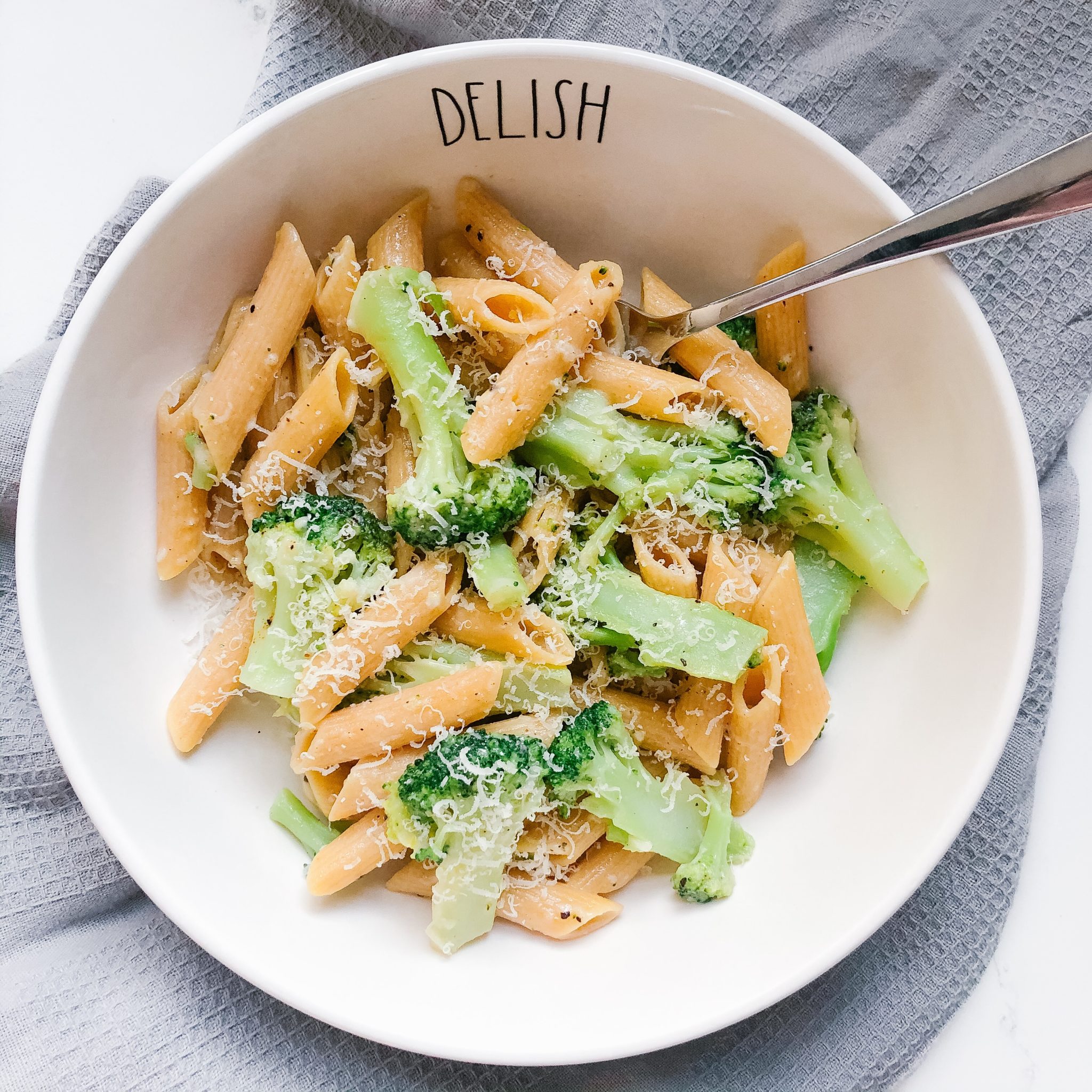 Easy OnePot Frozen Broccoli Pasta (6 ingredients)