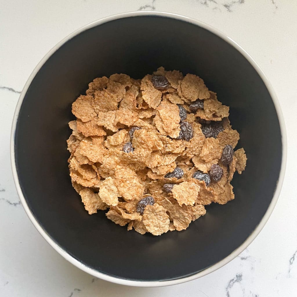 is raisin bran healthy? dietitian review