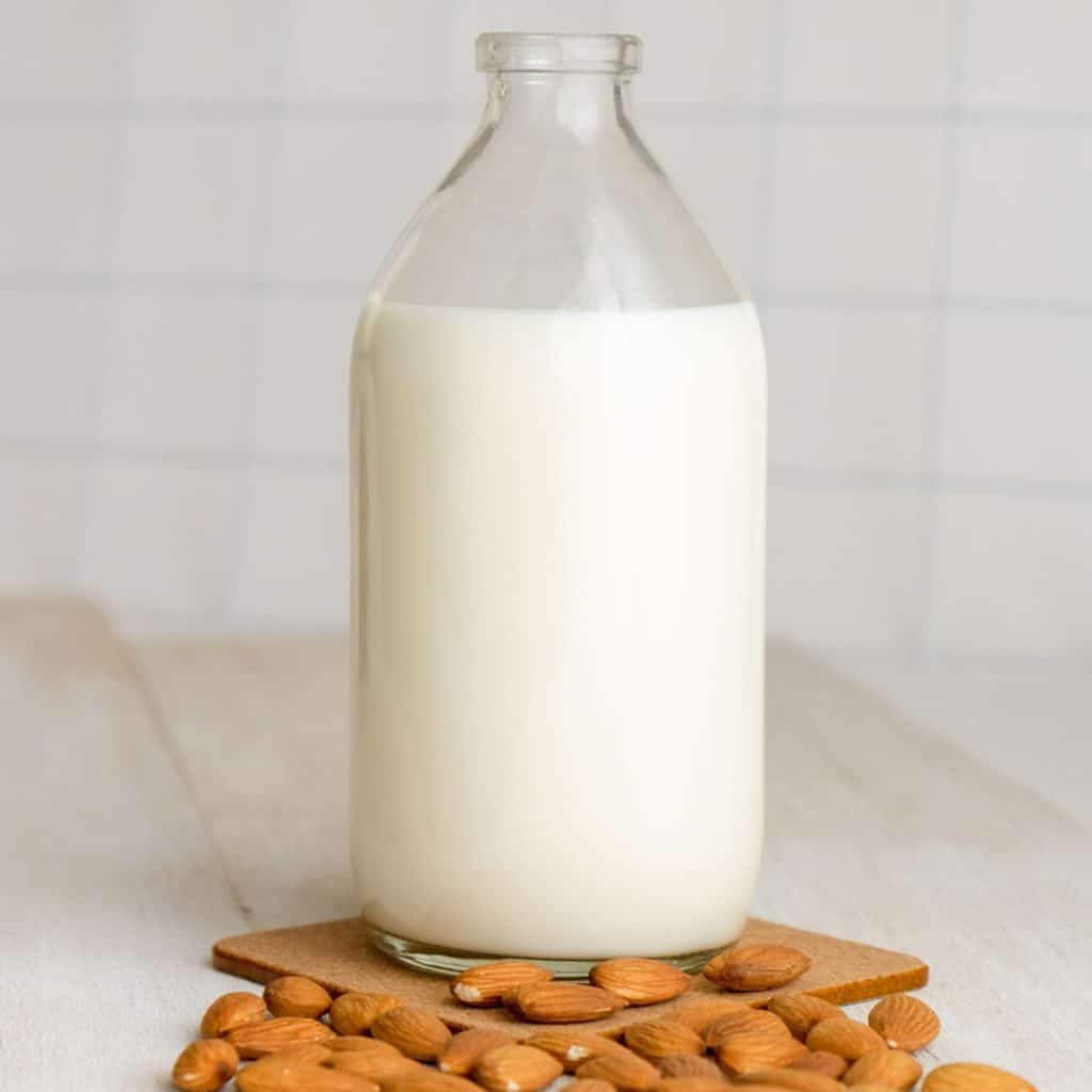 Milk alternative nutrition comparison - almond milk