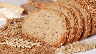Is brown bread healthy? Dietitian review